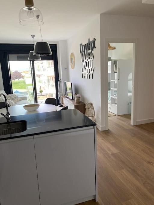 Precioso Apartamento Con Terraza Y Piscina En Portonovo-Sanxenxo 外观 照片